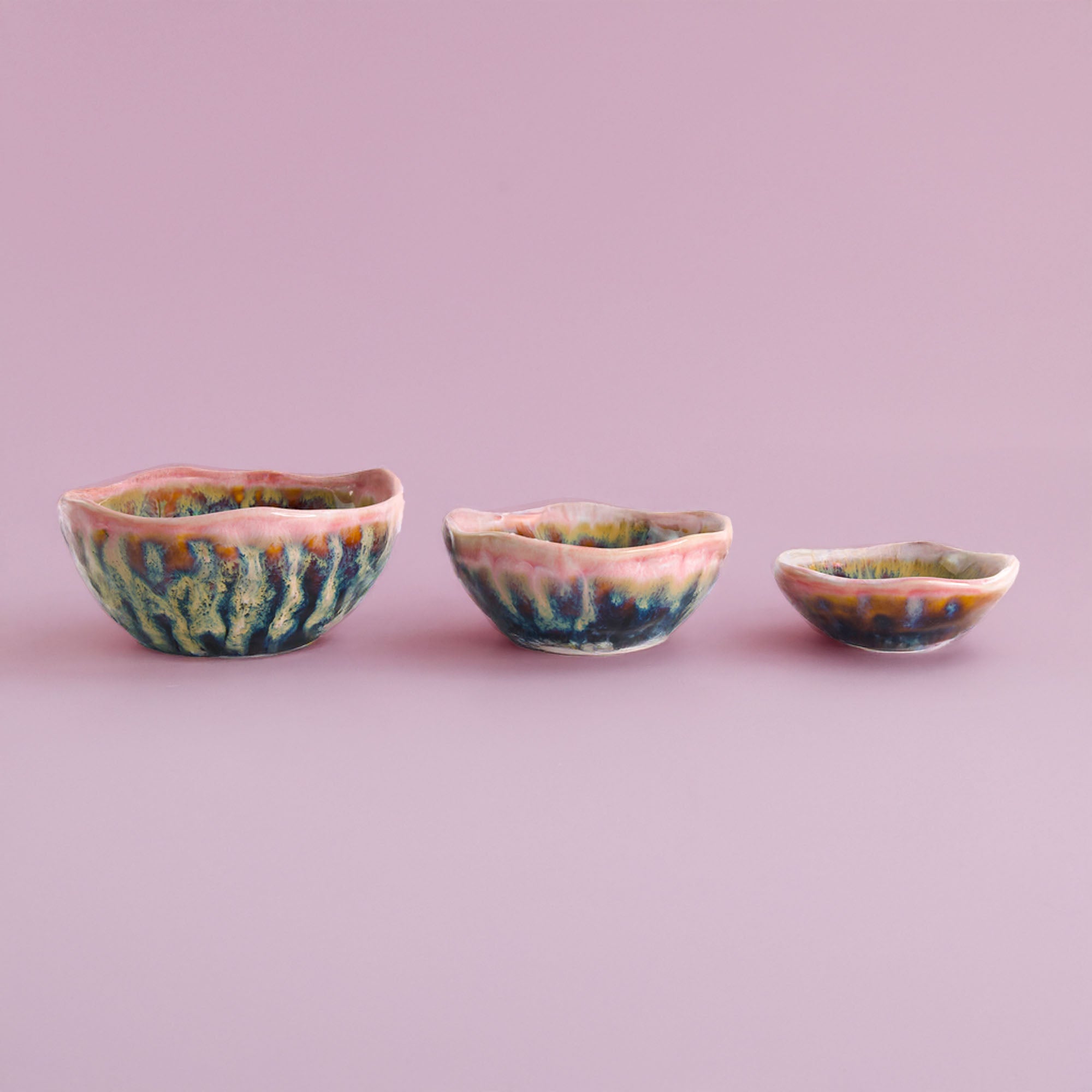 Nesting Bowl set in Love potion 